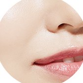 코 옆 팔자주름 부위 — 광고용 이미지 모델